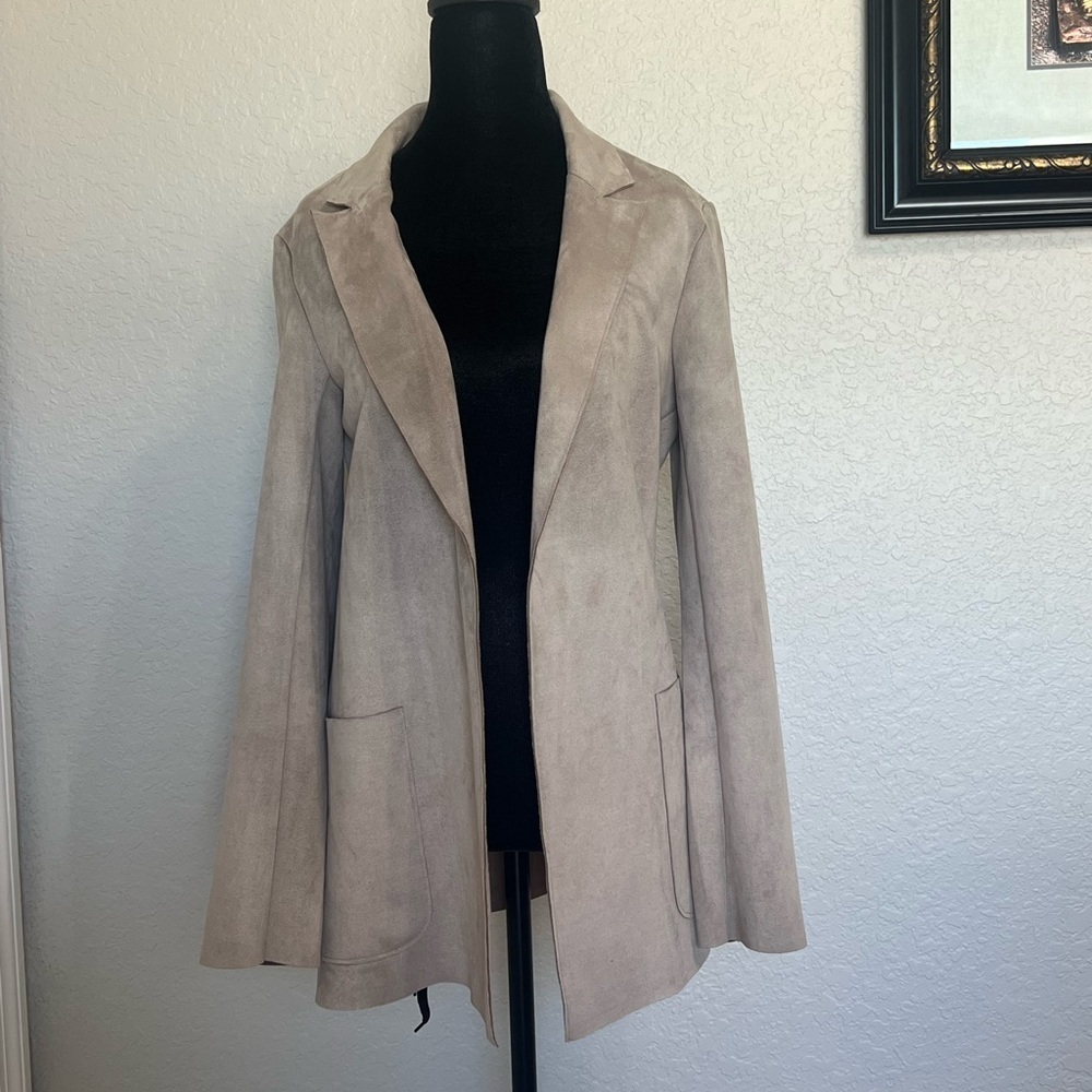 Joan Vass Light Tan Women's Blazer
Caja 6